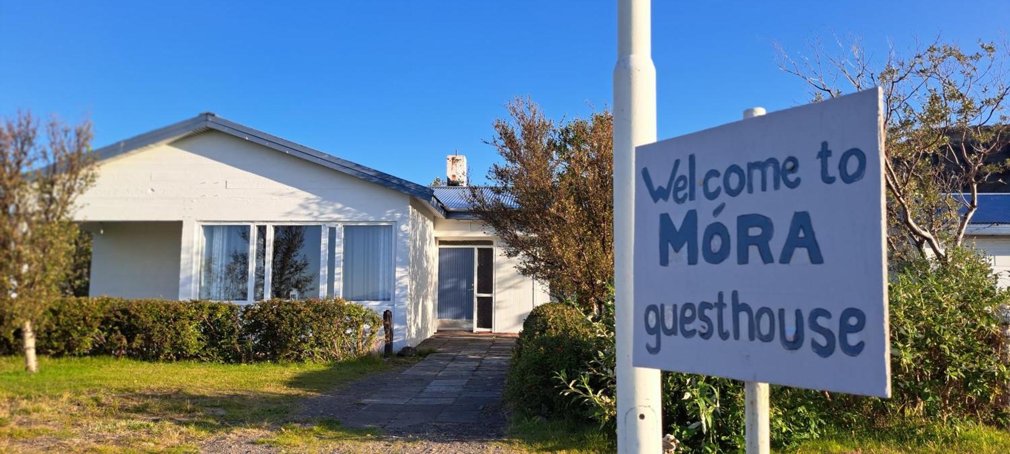 Mora Guesthouse Hagi  Esterno foto
