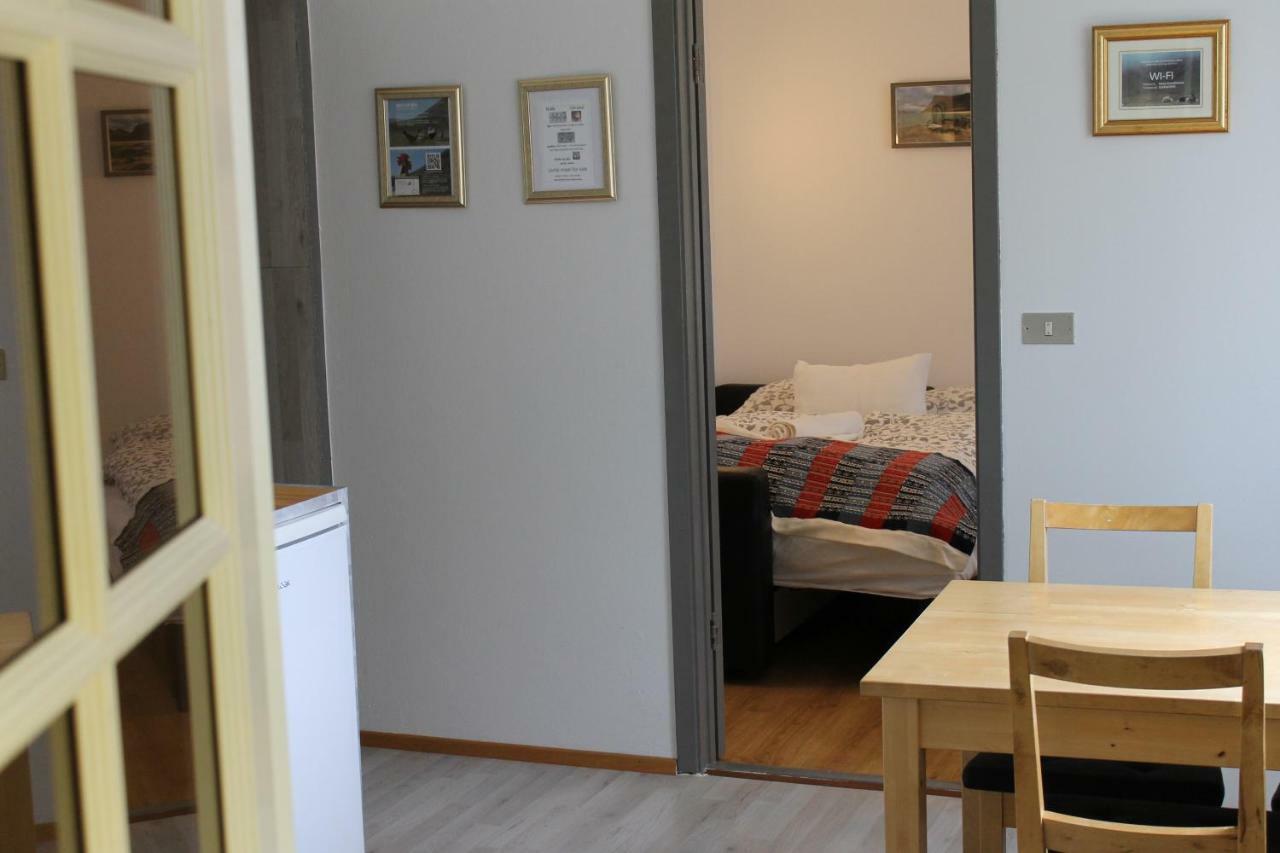 Mora Guesthouse Hagi  Esterno foto