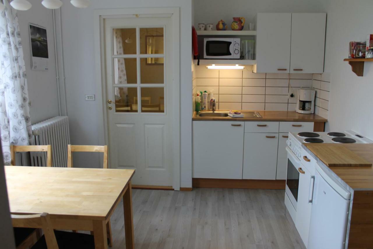 Mora Guesthouse Hagi  Esterno foto